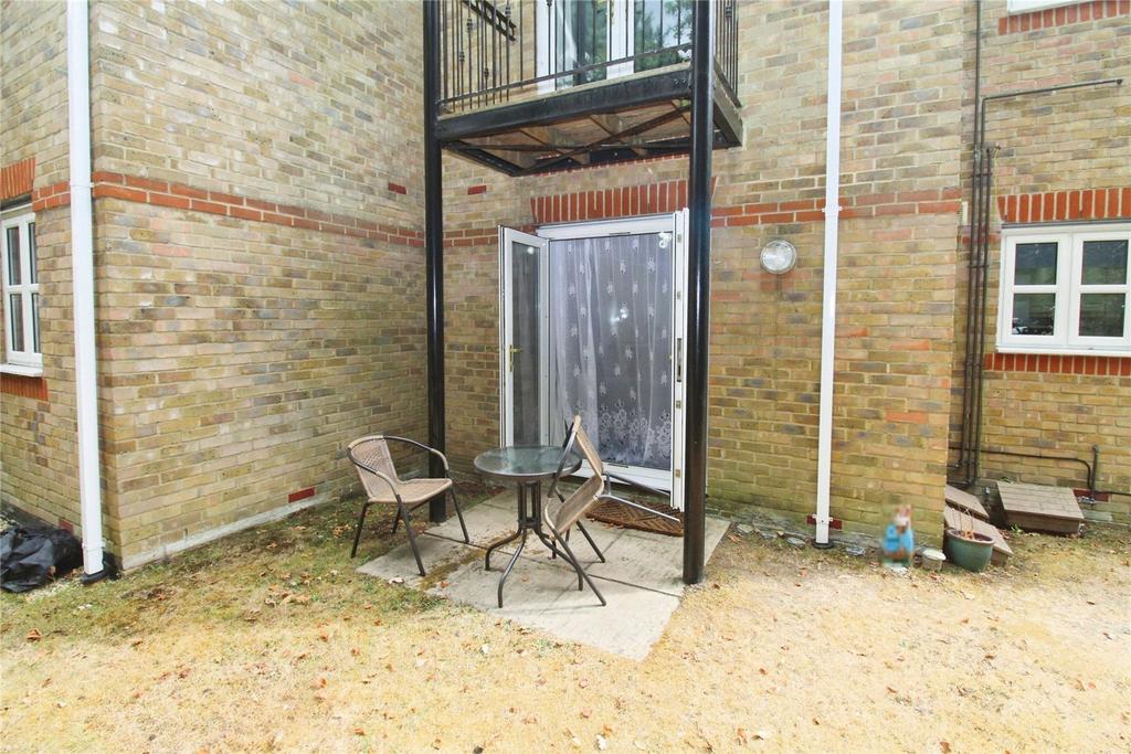 Apartment in Hampshire - View 3