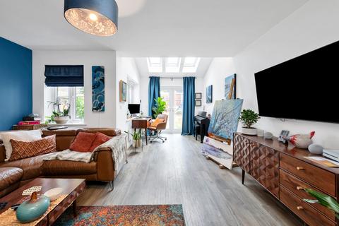 4 bedroom semi-detached house for sale, Webb Avenue, Newmarket CB8