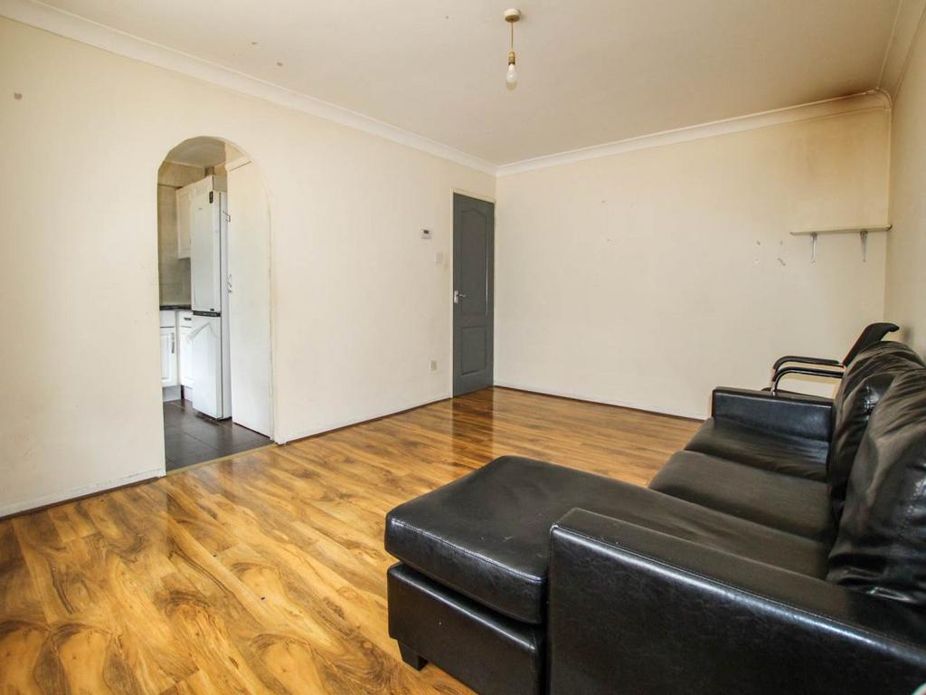 Apartment in Middlesex - View 3