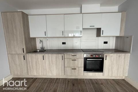 2 bedroom apartment to rent, Hornchurch Road, HORNCHURCH