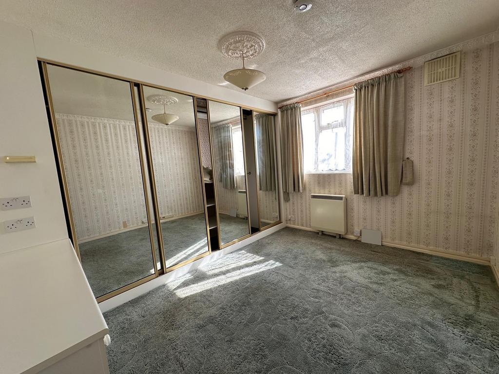 Apartment in Hayes - View 3