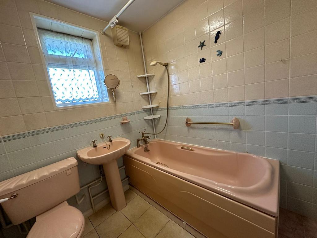 Apartment in Hayes - View 4
