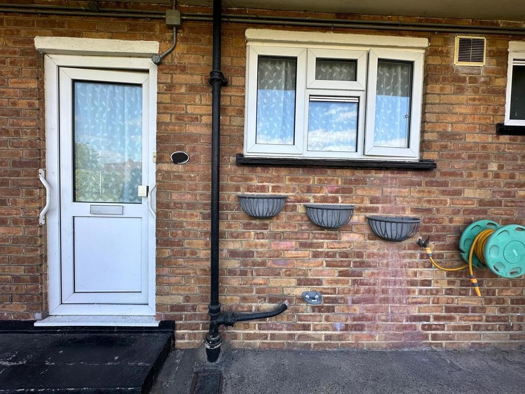 Apartment in Hayes - More