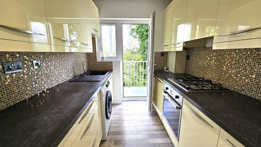 Apartment in London - View 2