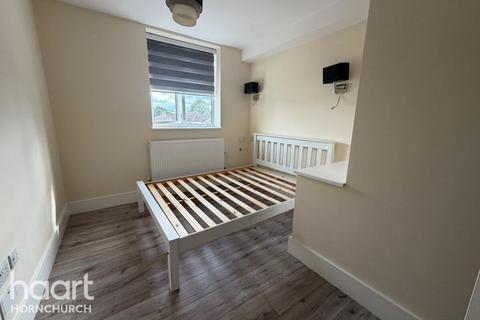 2 bedroom apartment to rent, Hornchurch Road, HORNCHURCH