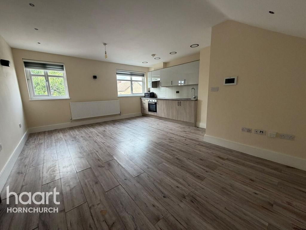 Apartment in HORNCHURCH - View 2