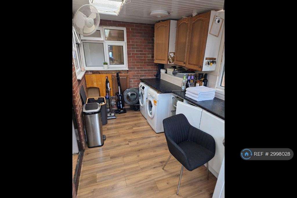 House in Hayes - More