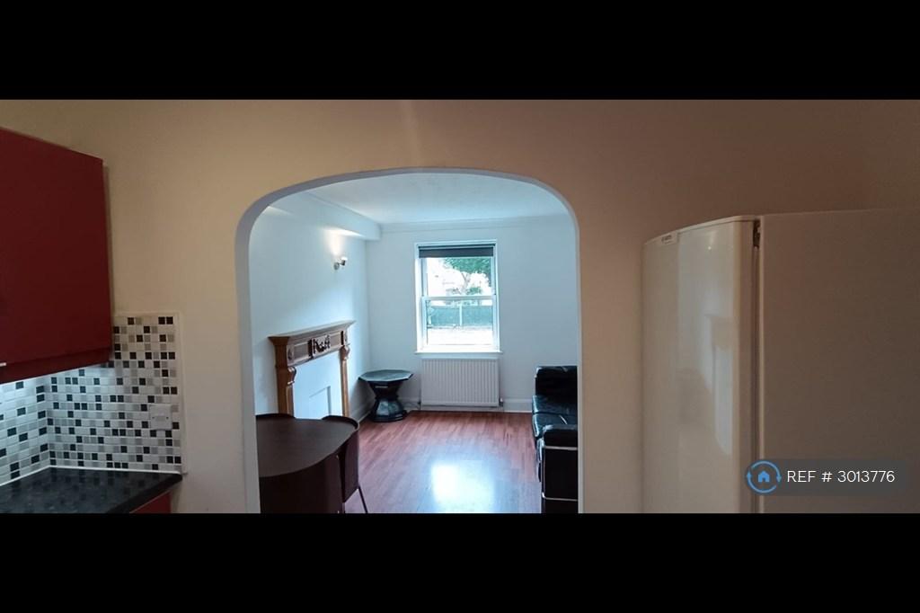 Apartment in London - View 3