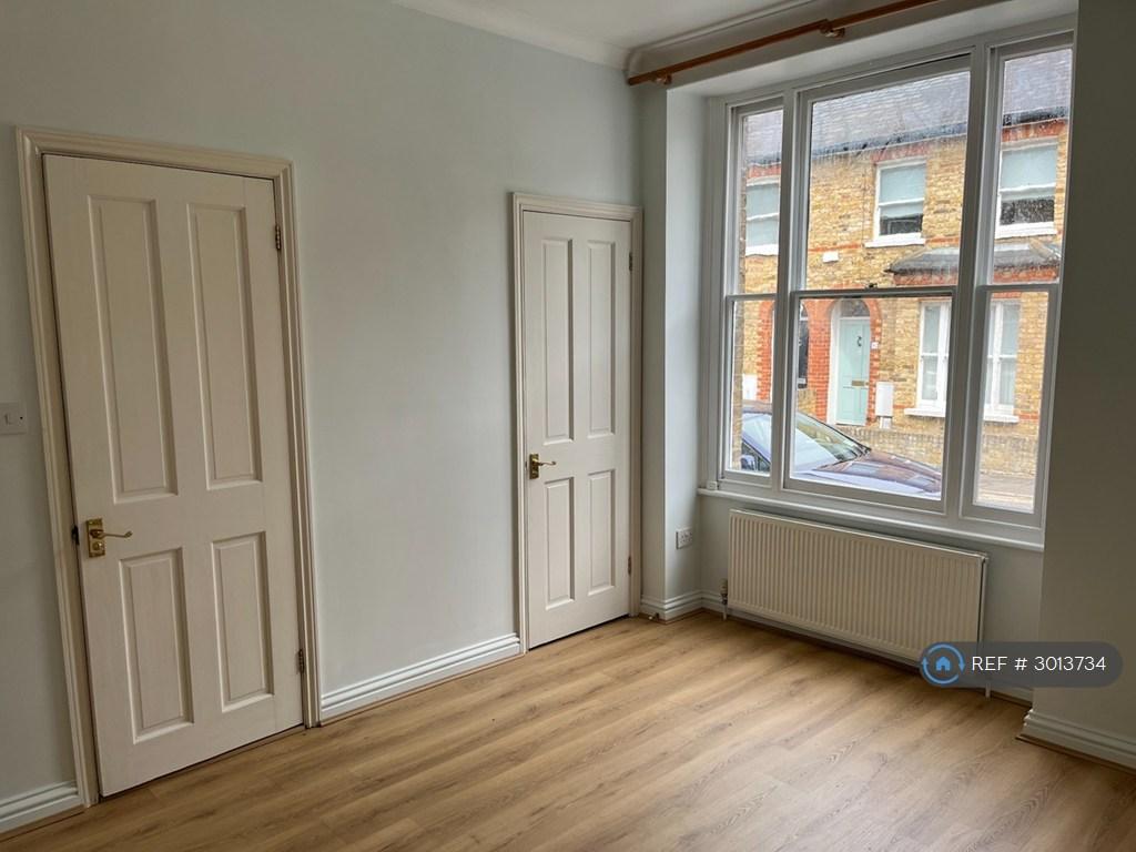 Apartment in Richmond - View 2