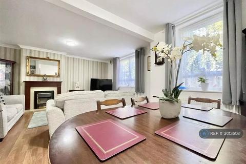 4 bedroom semi-detached house to rent, Heathcott Road, Leicester, LE2