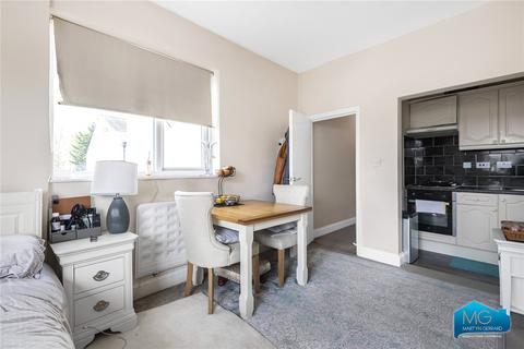 Studio to rent, High Street, High Barnet, Hertfordshire, EN5