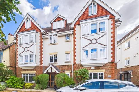 2 bedroom penthouse to rent, Whitegables, Normanton Road, South Croydon