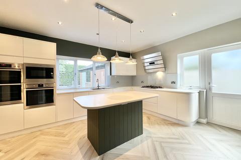 4 bedroom detached house for sale, Longhouse Lane, Poulton-Le-Fylde FY6