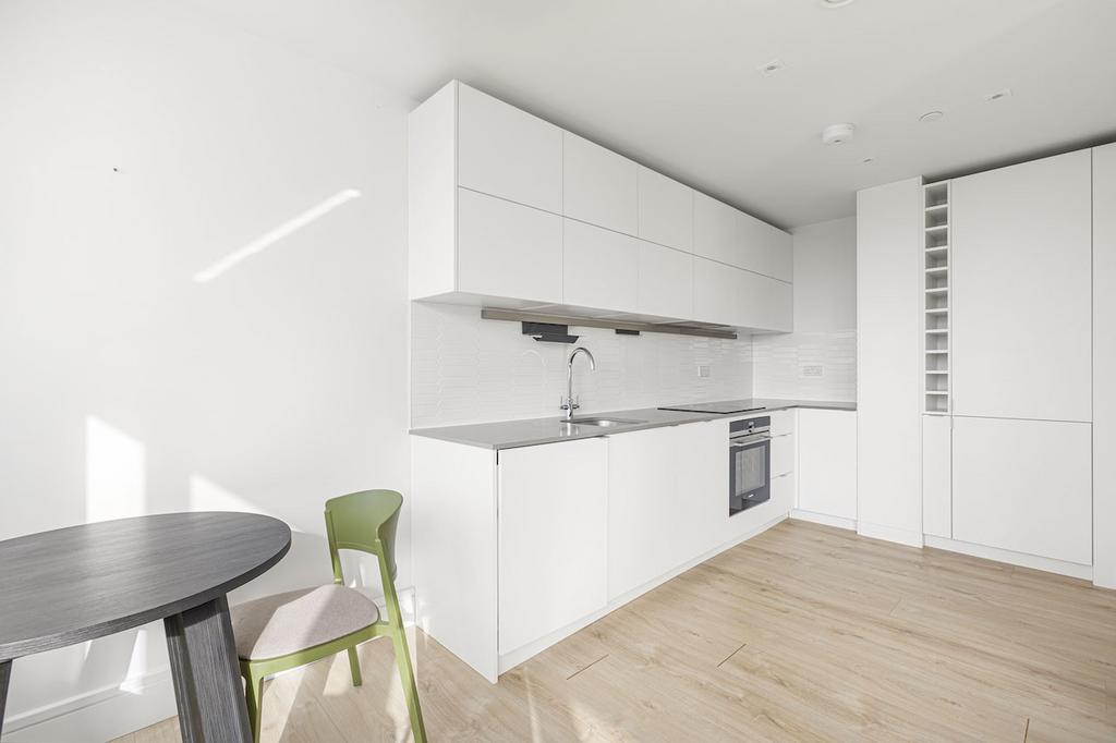 Apartment in Wembley - View 5