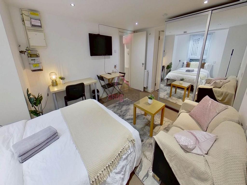 Apartment in Manchester - View 2