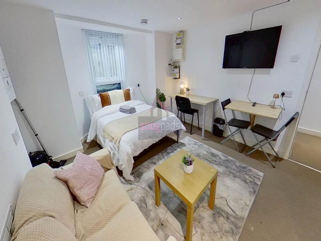 Apartment in Manchester - View 3