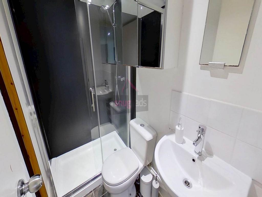 Apartment in Manchester - View 5