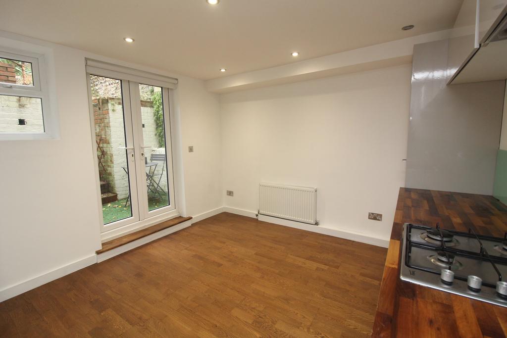 Apartment in Brighton, Round Hill - View 2
