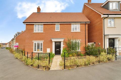 3 bedroom detached house for sale, Challis Circle, Stowmarket