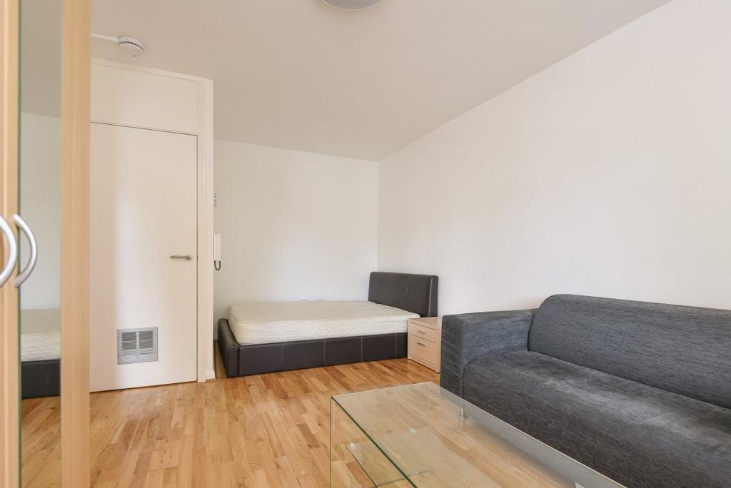 Apartment in London - View 3