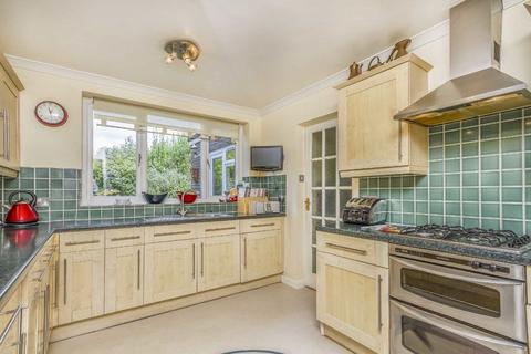 4 bedroom detached house to rent, Thetford Road, New Malden KT3