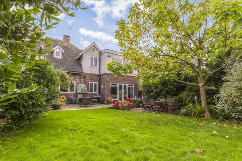4 bedroom detached house to rent, Thetford Road, New Malden KT3