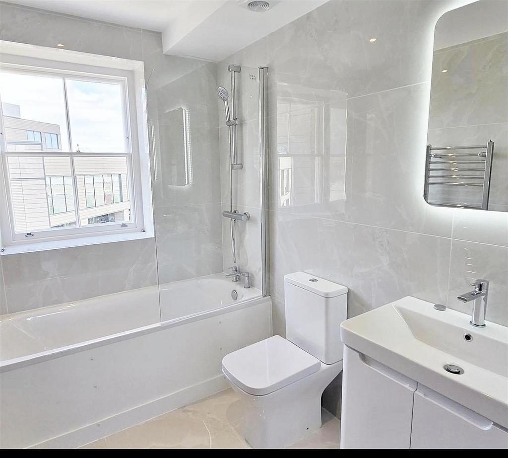 Apartment in London - View 3