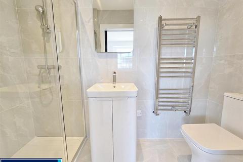 2 bedroom apartment to rent, High Street, Uxbridge