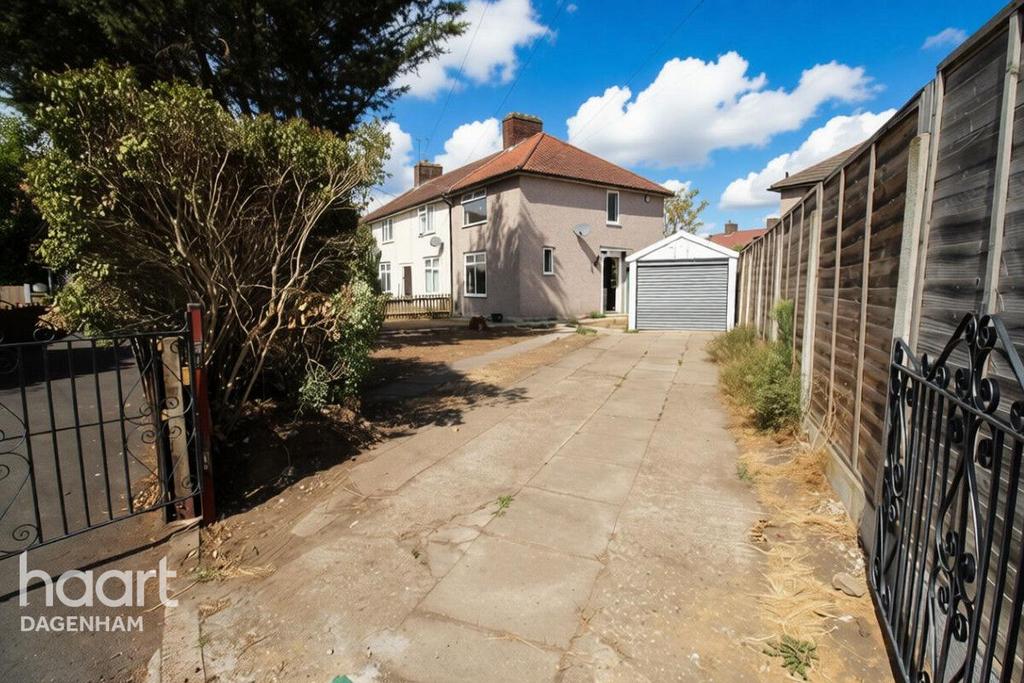 House in London - View 2