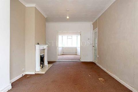 4 bedroom semi-detached house for sale, Woodland Road, Finchfield, Wolverhampton, WV3