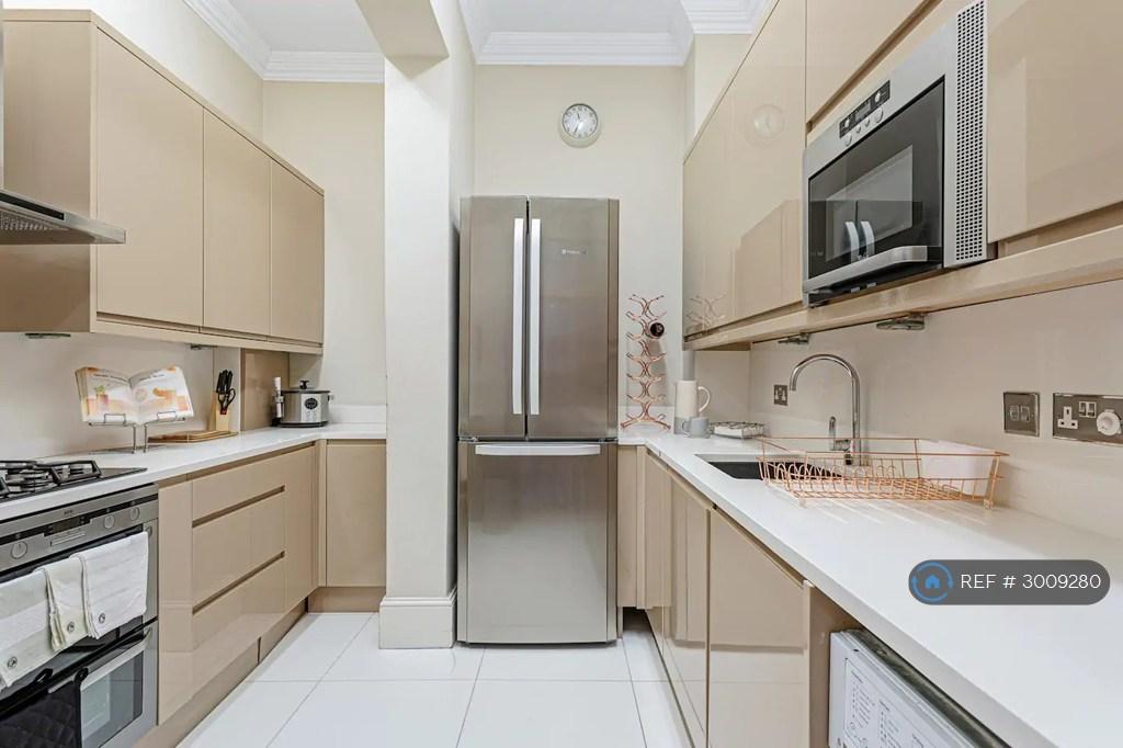 Apartment in London, South Kensington - View 4