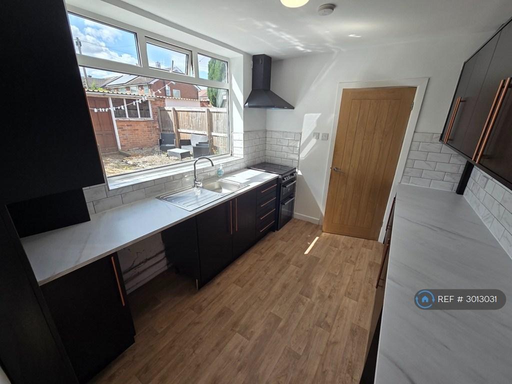 House in Salford, Greater Manchester - View 5