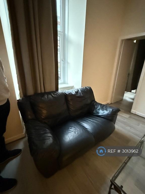 Apartment in Glasgow - More