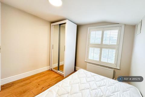 1 bedroom in a house share to rent, Elswick Road, Lewisham, SE13