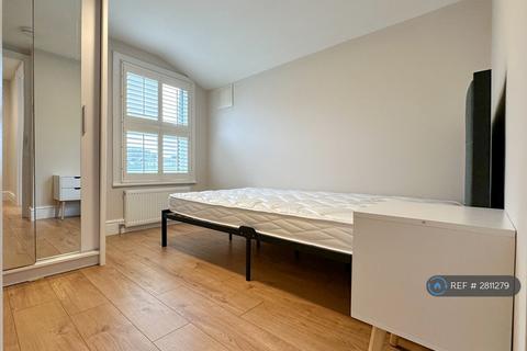 1 bedroom in a house share to rent, Elswick Road, Lewisham, SE13