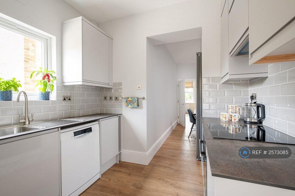 Apartment in London - View 5