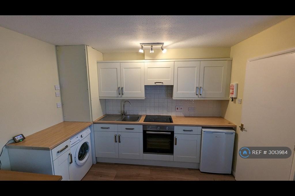 Apartment in Cambridge - View 3