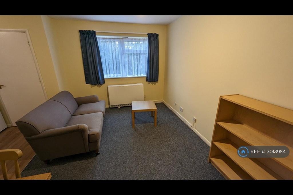 Apartment in Cambridge - View 4