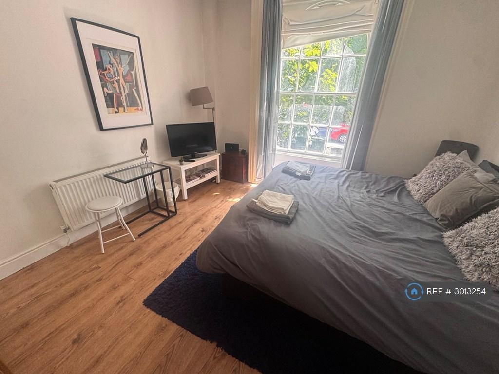 Apartment in London - More