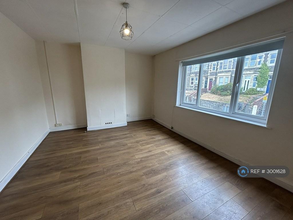 Apartment in Bristol - View 2