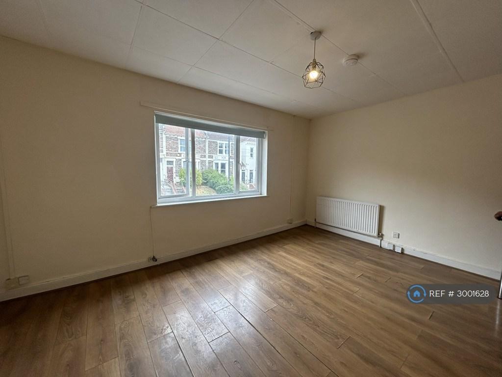Apartment in Bristol - View 3