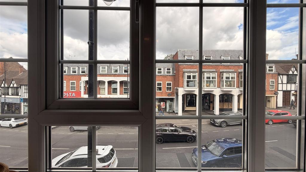 Apartment in Sutton - View 4
