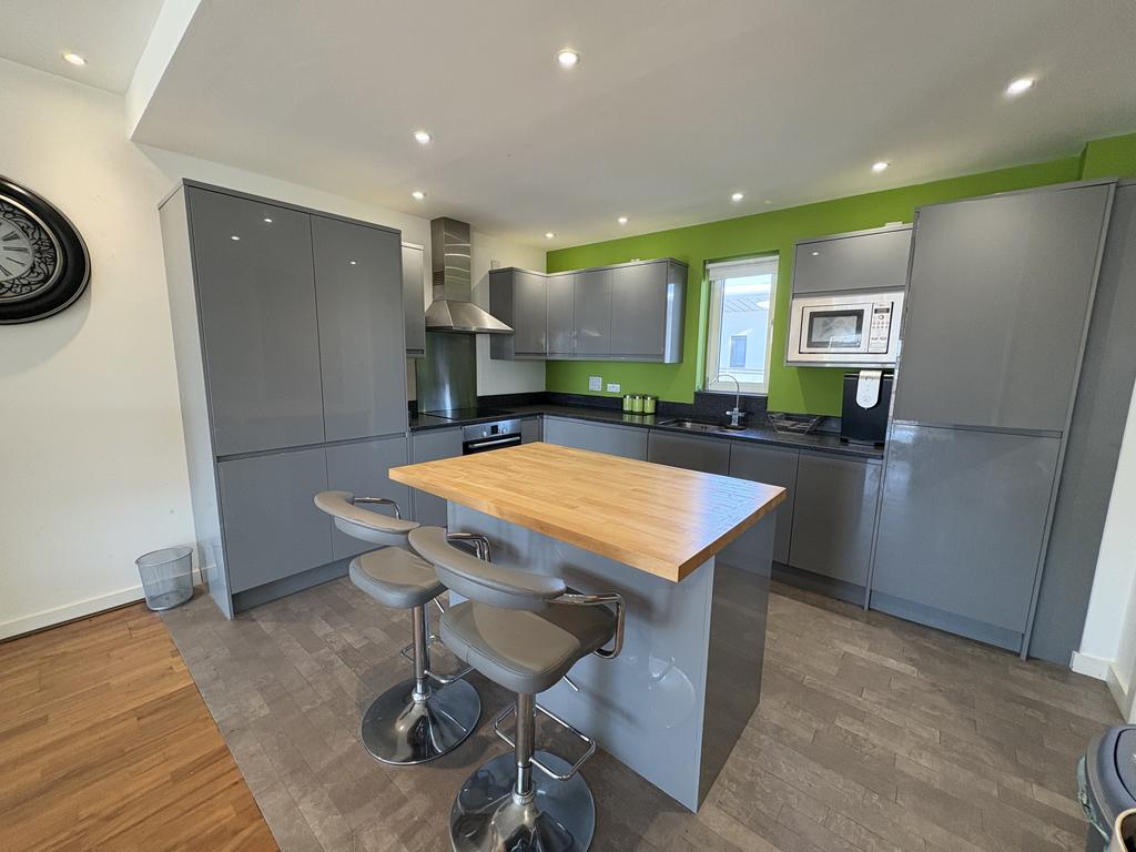Apartment in Cardiff - View 3