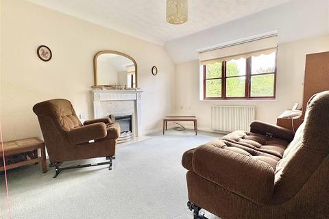 2 bedroom retirement property for sale, Baddow Road, Great Baddow, Chelmsford