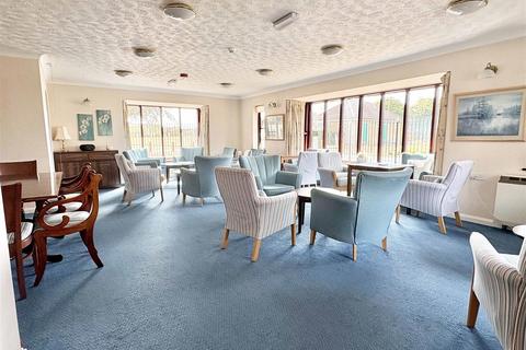 2 bedroom retirement property for sale, Baddow Road, Great Baddow, Chelmsford