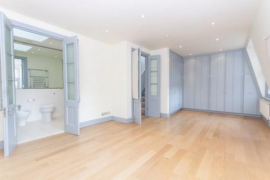 House in London - View 3