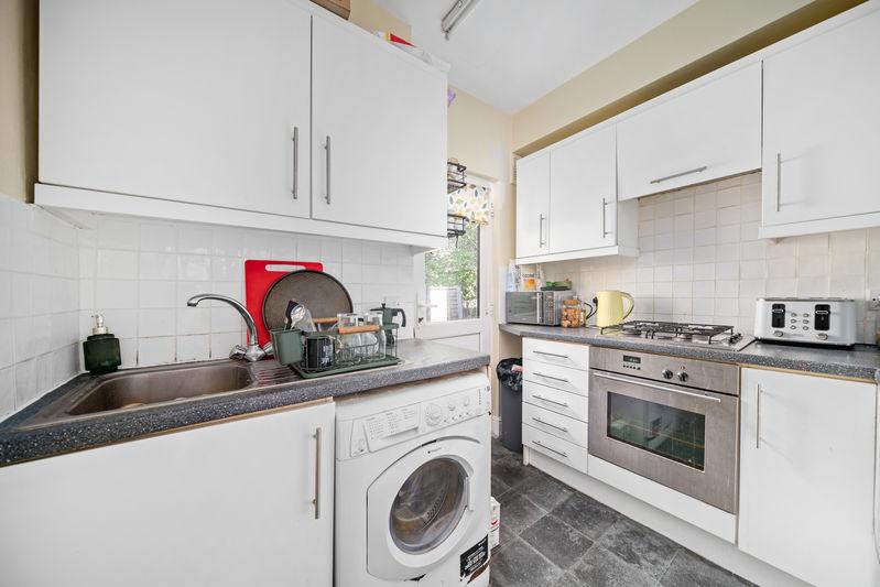 Apartment in London - View 5