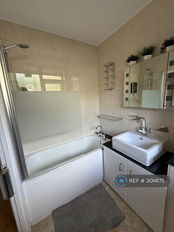 Apartment in London - View 3
