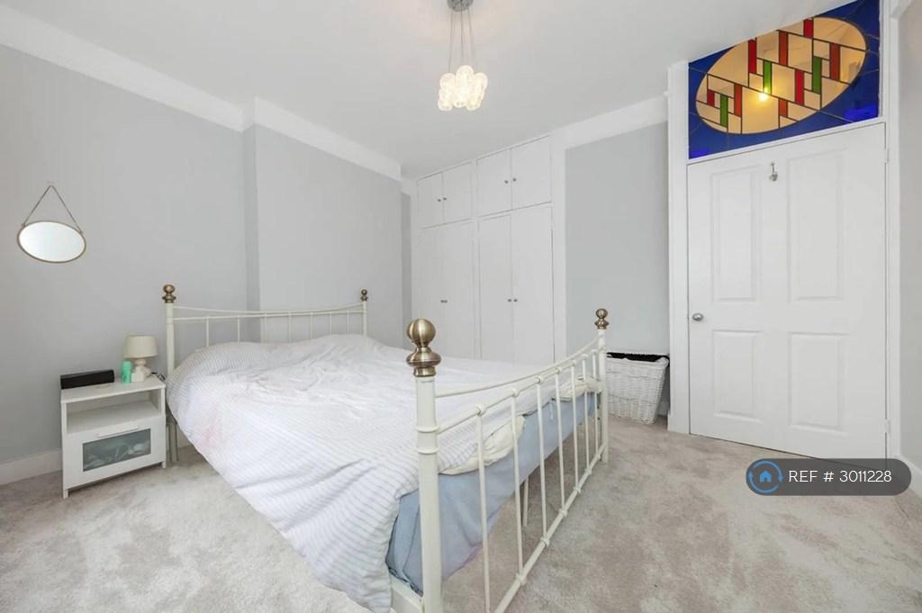 Apartment in London - View 3