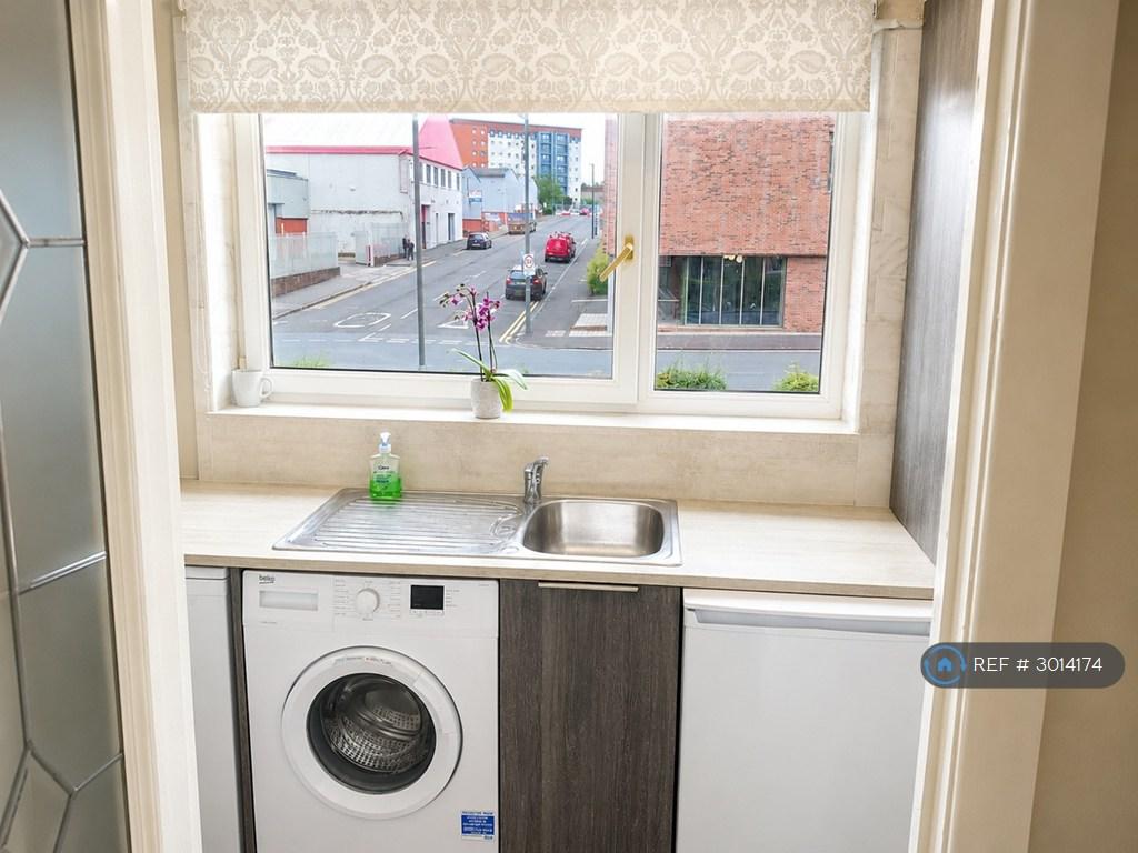 Apartment in Glasgow, Townhead - View 3